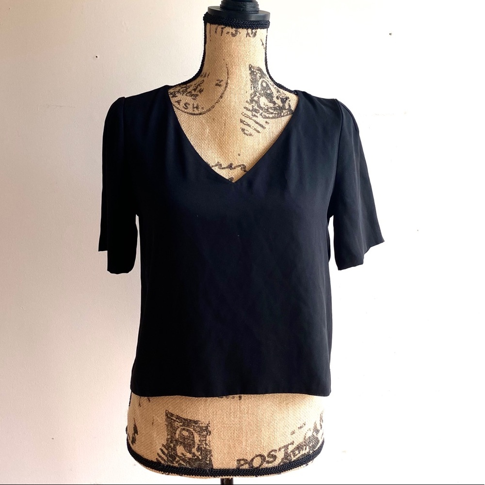 Babaton/Aritzia top